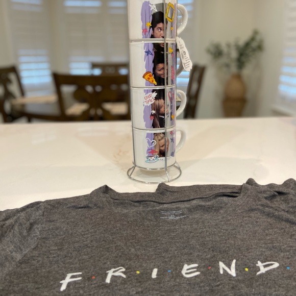 Unbranded Other - "Friends" Stackable Ceramic Mug 4 Pack and Friends XXL women’s shirt combo
